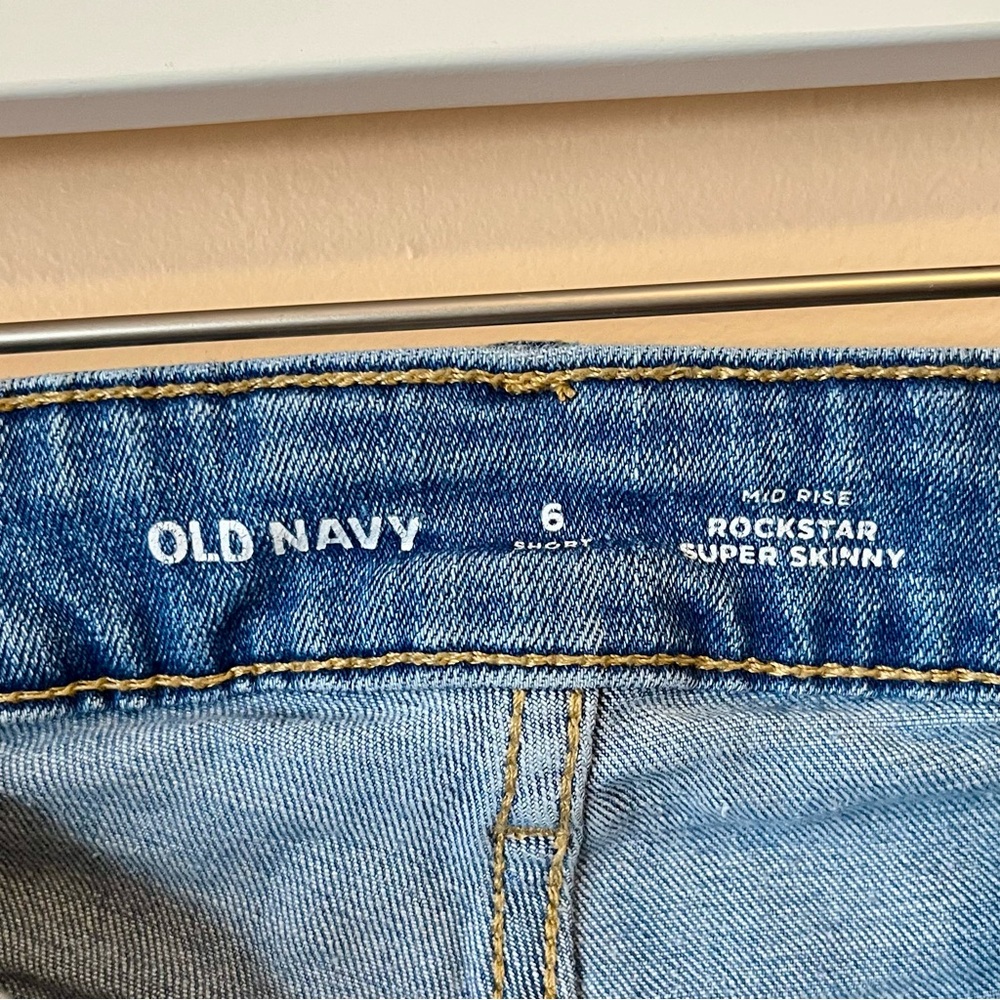 Old Navy - Rockstar Super Skinny - Mid Rise - Women - 6 Short - Picture 3 of 5